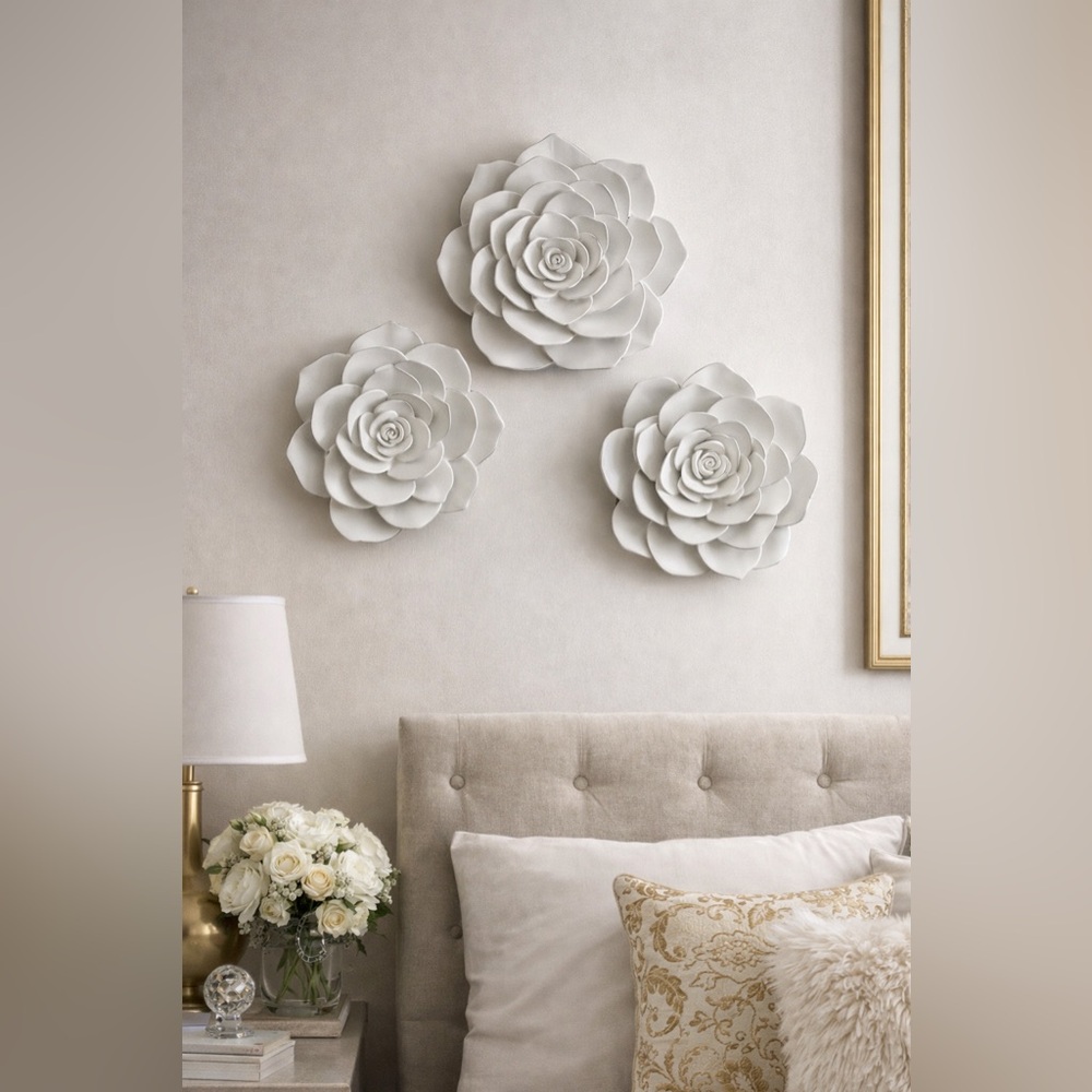 Brewster Home Fashions – Rosetta Ceramic Wall Camellia Set (White/Silver Trim)